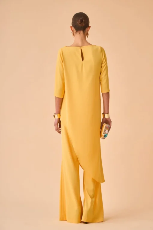 TOP KAVITAAMARILLO